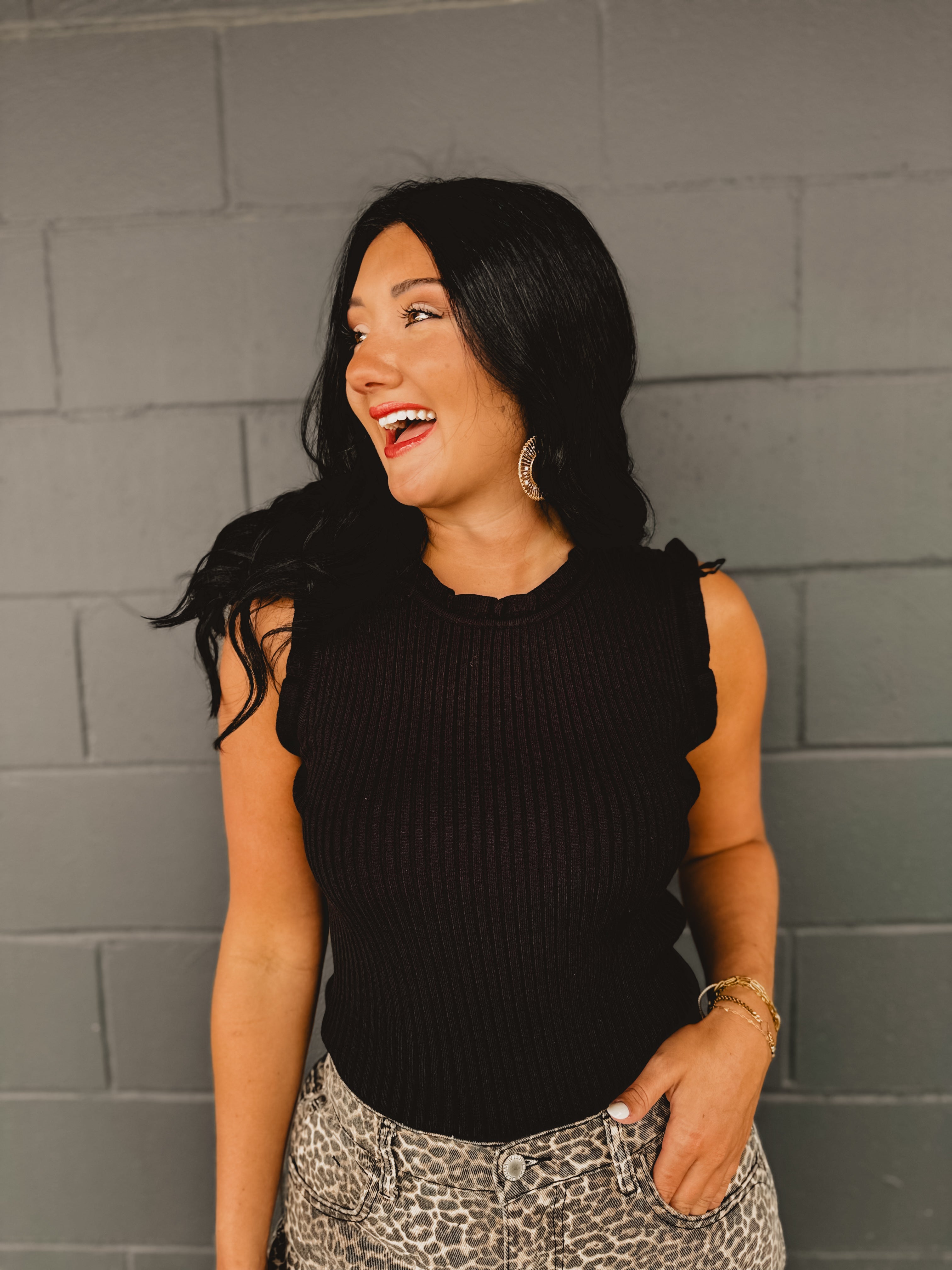 Ruffle Ribbed Sweater Tank Top - Black