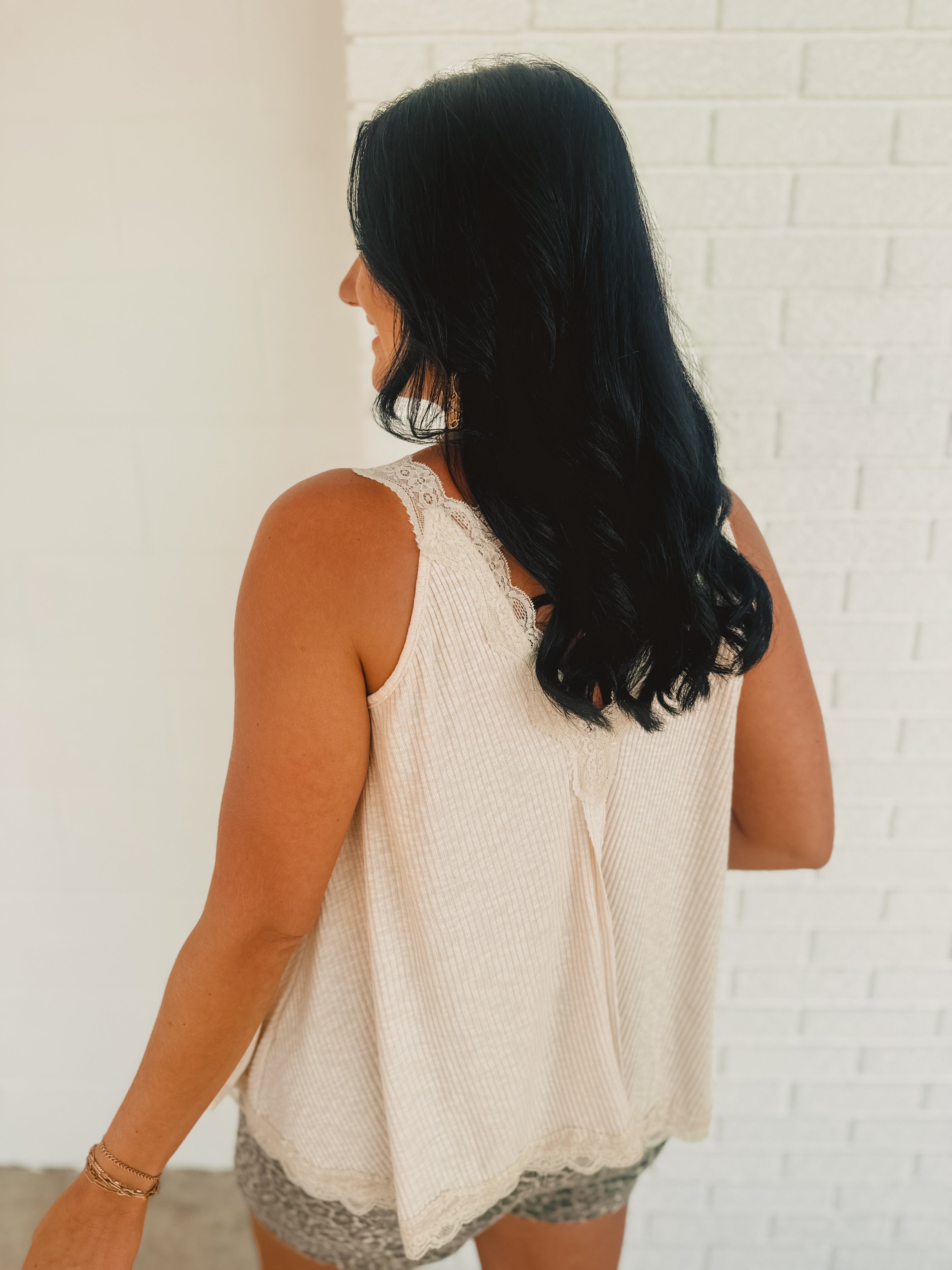 POL Lace Trim Scoop Neck Tank Top – Oatmilk